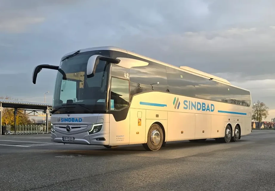 Mercedes 17 RHD 1