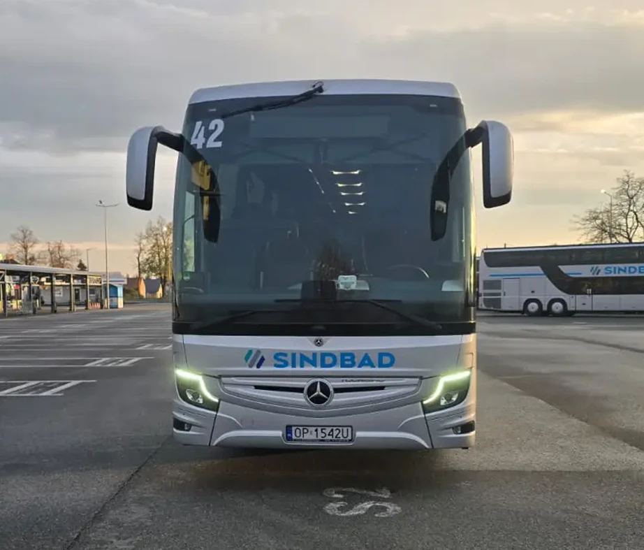 Mercedes 17 RHD 3